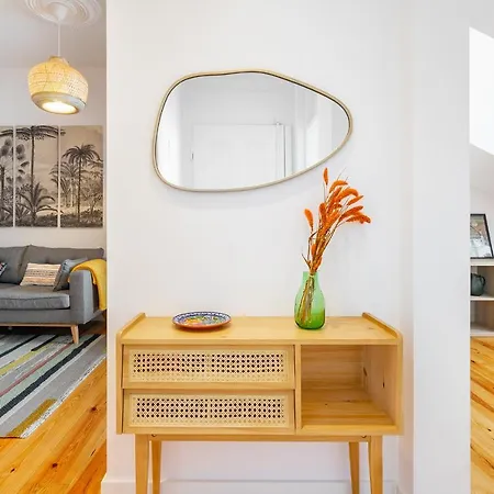 Whome Riverside View 2-bed For Remote Workers & Digital Nomads *