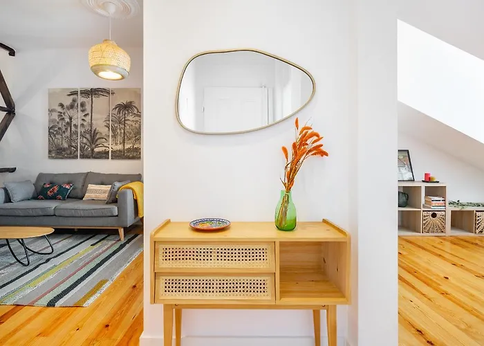 Whome Riverside View 2-bed For Remote Workers & Digital Nomads *