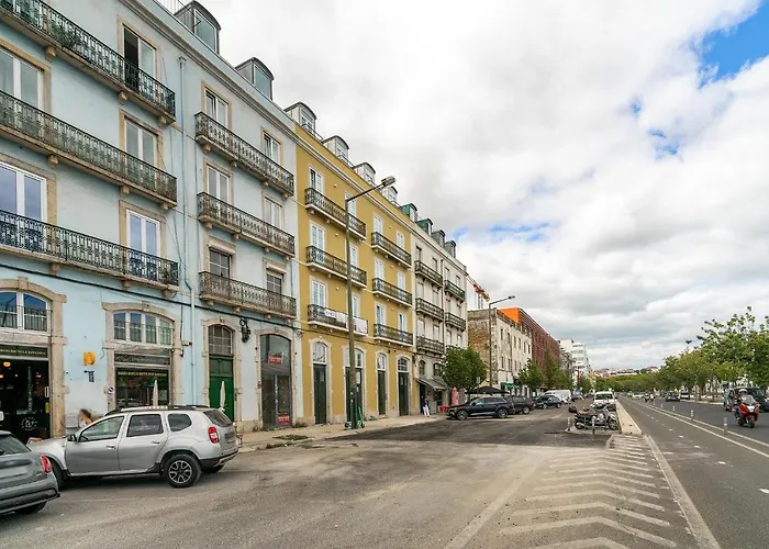 Whome Riverside View 2-bed For Remote Workers & Digital Nomads