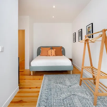 Whome Riverside View 2-bed For Remote Workers & Digital Nomads アパート リスボン