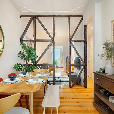 Апартаменты Whome Riverside View 2-bed For Remote Workers & Digital Nomads *