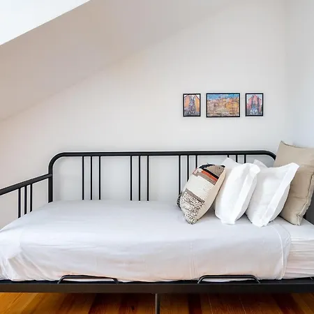 Апартаменты Whome Riverside View 2-bed For Remote Workers & Digital Nomads