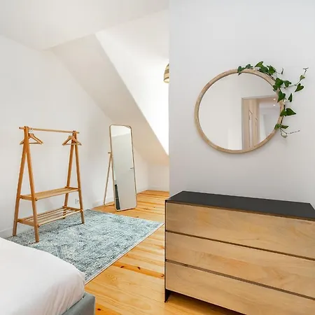 Whome Riverside View 2-bed For Remote Workers & Digital Nomads *